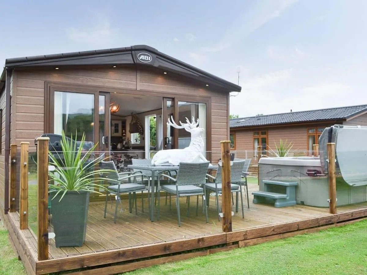 Luxury Boutique Style Lodge With Hot Tub Bridlington