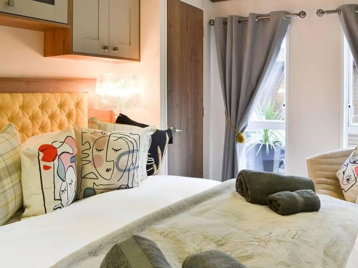 Ferienhaus Luxury Boutique Style Lodge With Hot Tub Bridlington