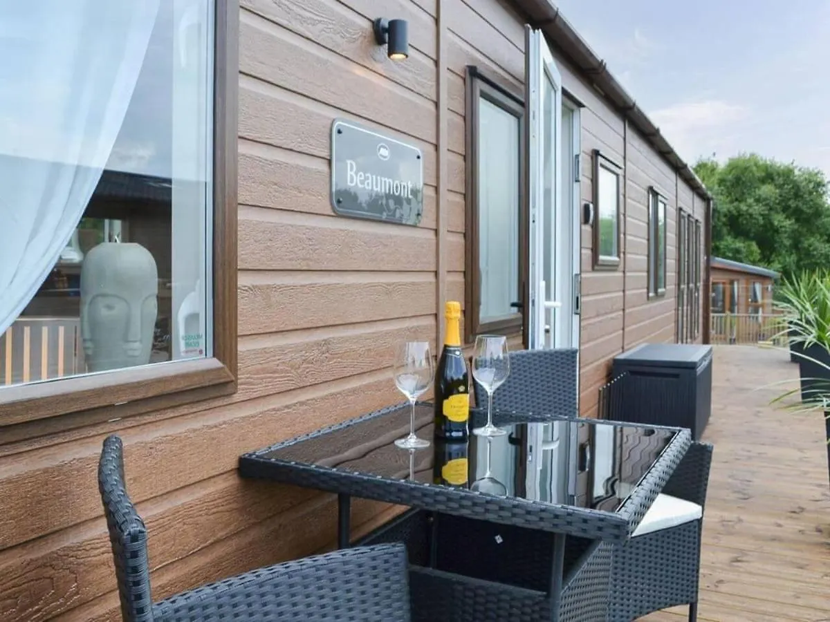 Luxury Boutique Style Lodge With Hot Tub Bridlington Ferienhaus