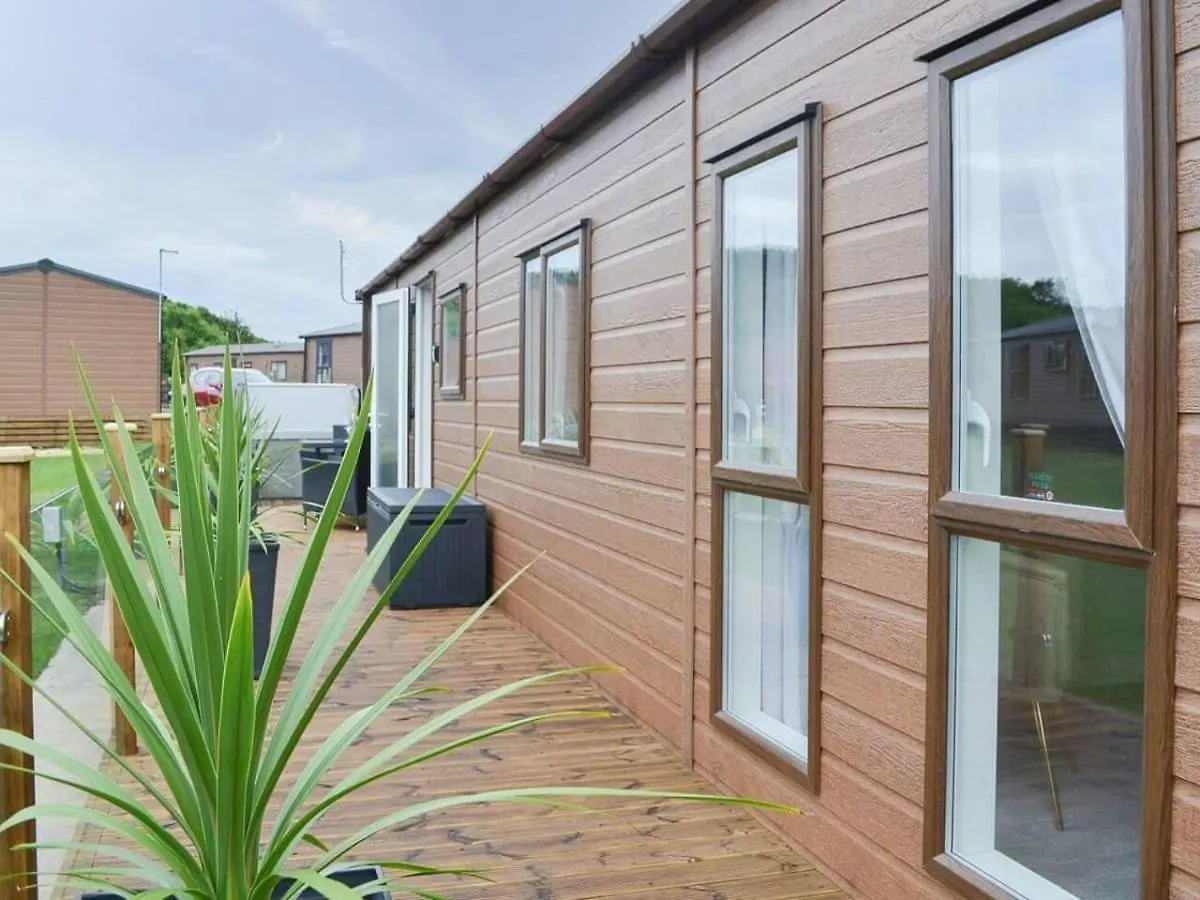 Luxury Boutique Style Lodge With Hot Tub Bridlington