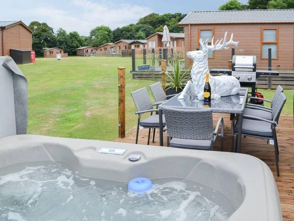 Luxury Boutique Style Lodge With Hot Tub Bridlington