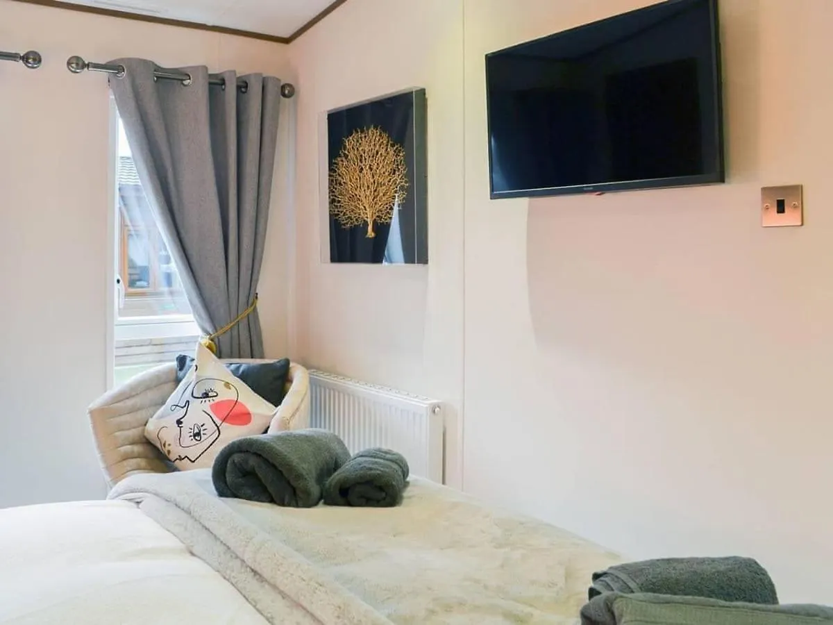 Luxury Boutique Style Lodge With Hot Tub Bridlington